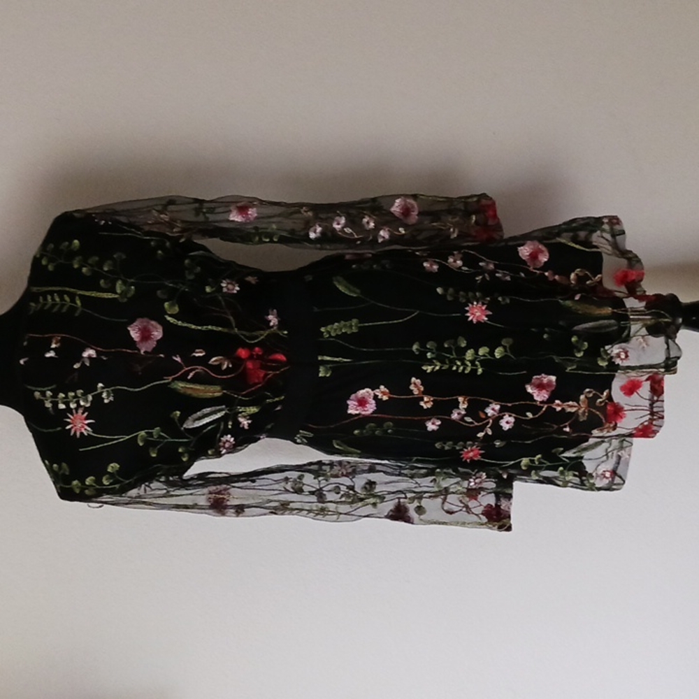 Embroidered tulle dress w flowers - Picture 5 of 11